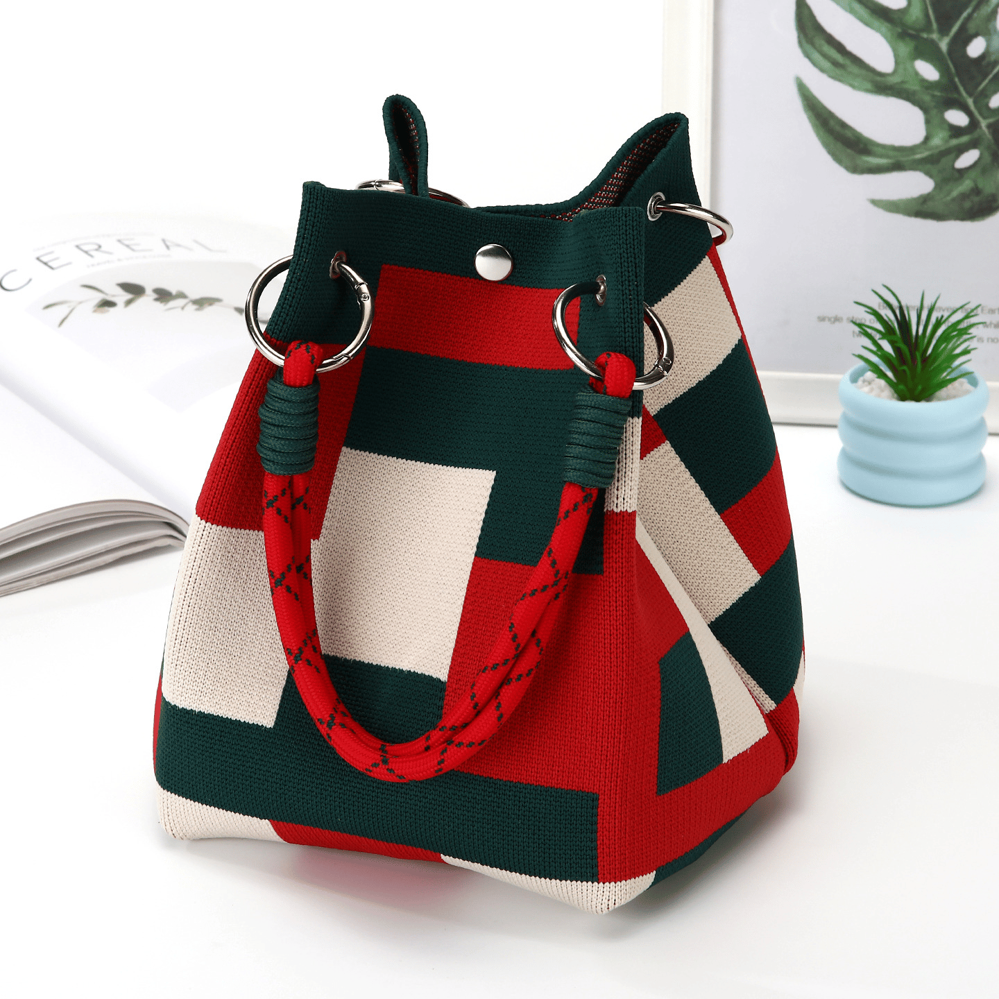 Red & Green Square (New Colors),15cm x 16cm x 22cm