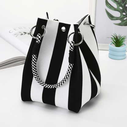 Black and white stripes,15cm x 16cm x 22cm